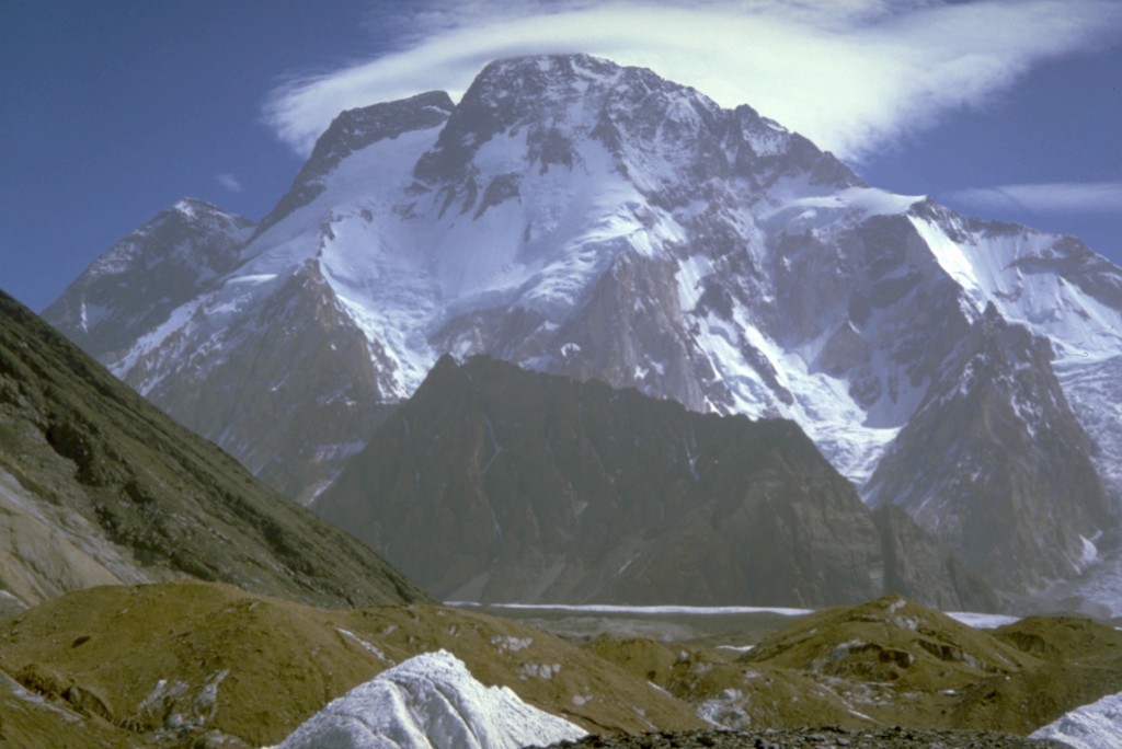 Broad Peak set fra Baltoro Gletsjeren lige før Concordia pladsen nås